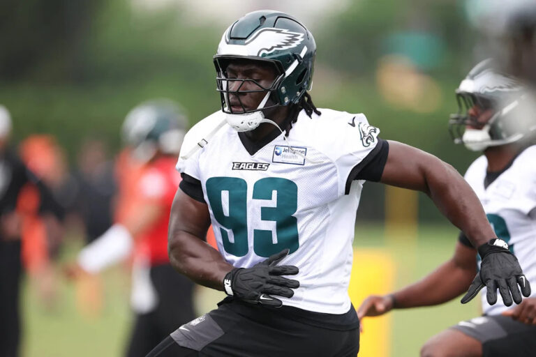 Uar Bernard Creates a Unique Roster Construction Decision for the Eagles - Yahoo Sports