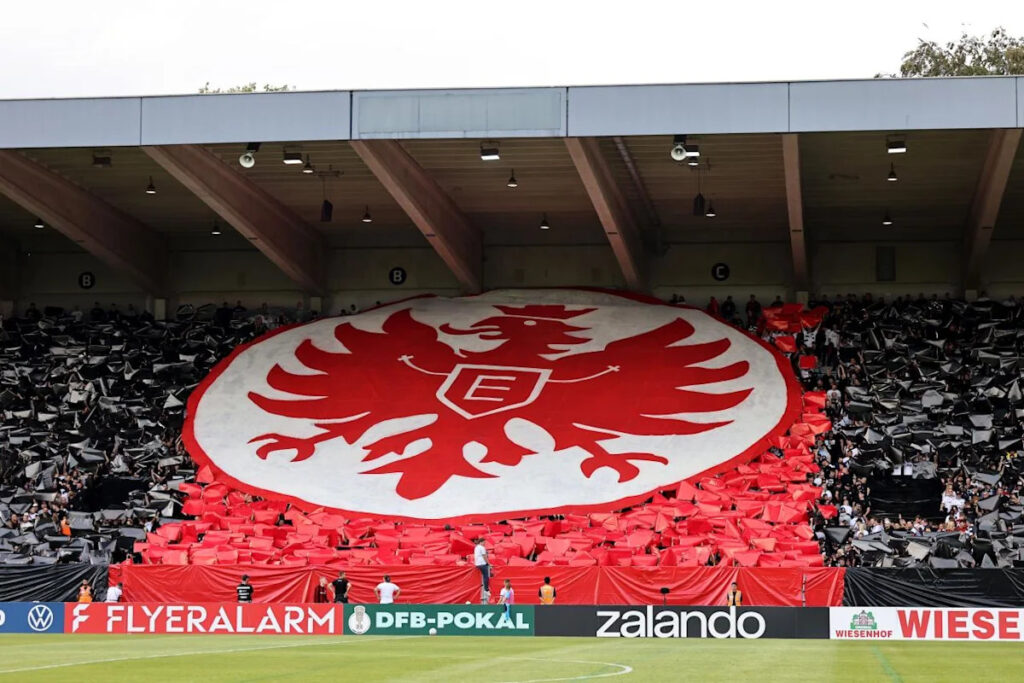 Official: Jeremiaha Maluze extends Eintracht Frankfurt contract - Yahoo Sports