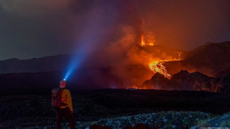 US tourist killed by lightning on Sicily's Mount Etna - Yahoo News UK