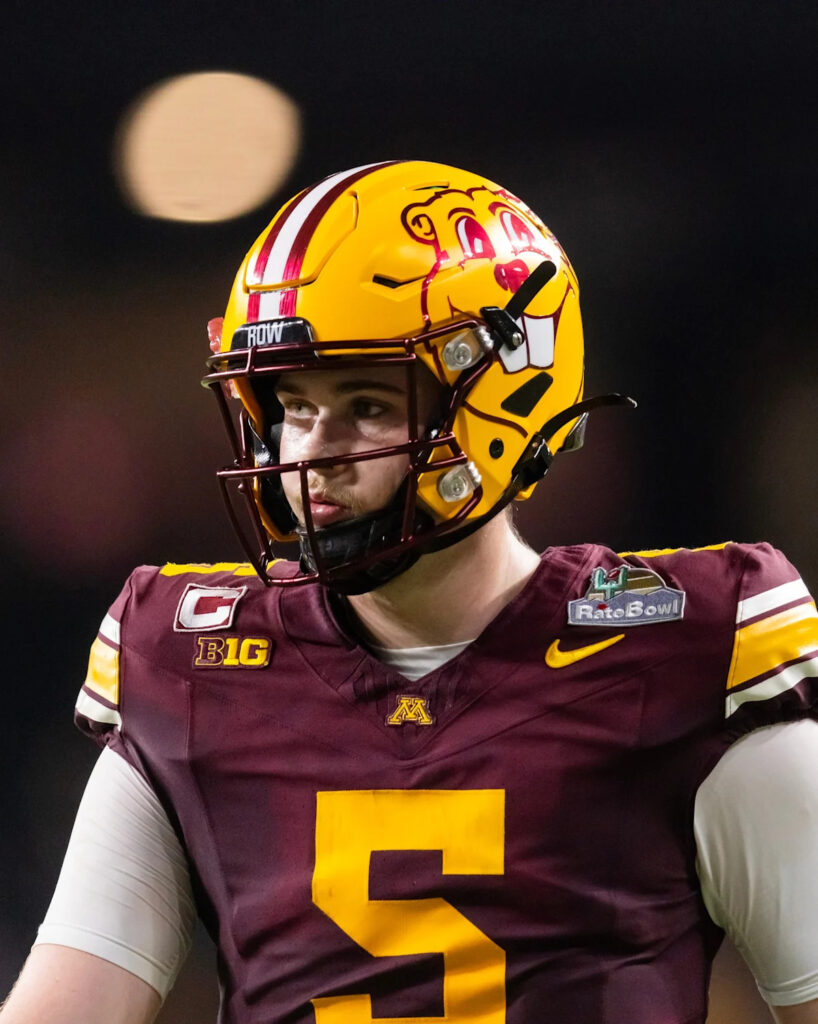 Univ of Minnesota QB Drake Lindsey studies Rams offense, Matt Stafford - Yahoo Sports