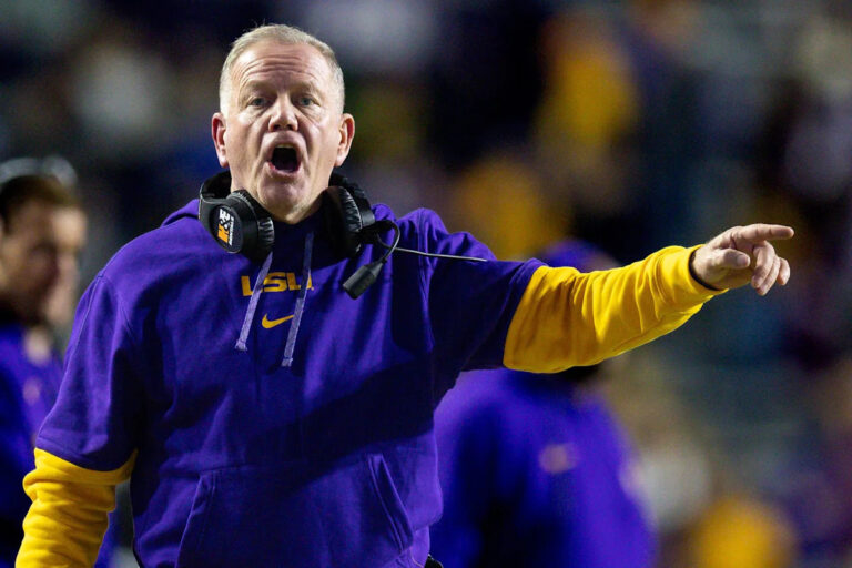 Brian Kelly Becomes College Football’s Laughingstock After CBS Sports Commentary Debut - Yahoo Sports