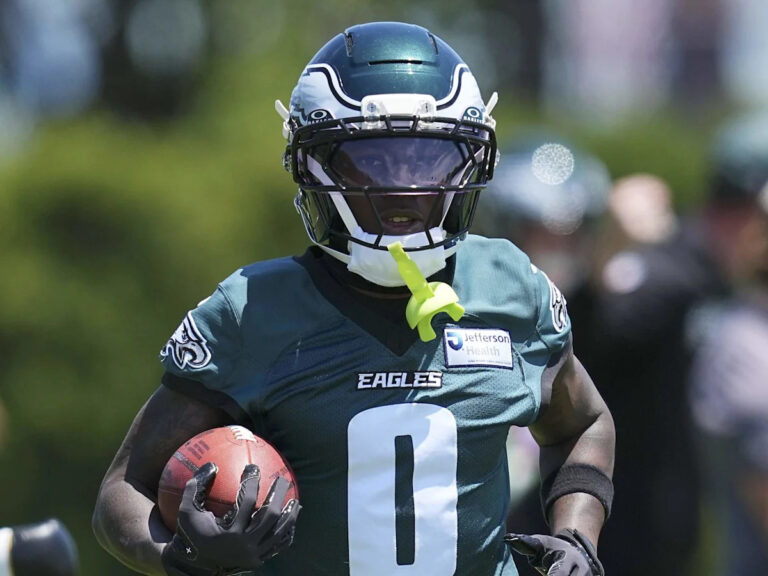 7-Year Eagles WR Has Rough Start, But One Detail Could Change Everything - Yahoo Sports