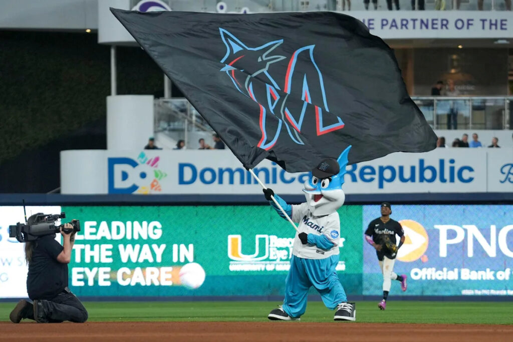 Red Sox begin road trip with stop at Marlins, fishing for runs - Yahoo Sports