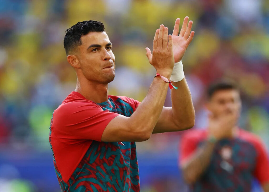 How to live stream Al Nassr vs Al Ettifaq: Ronaldo, Saudi Pro League, TV channel - Yahoo Sports
