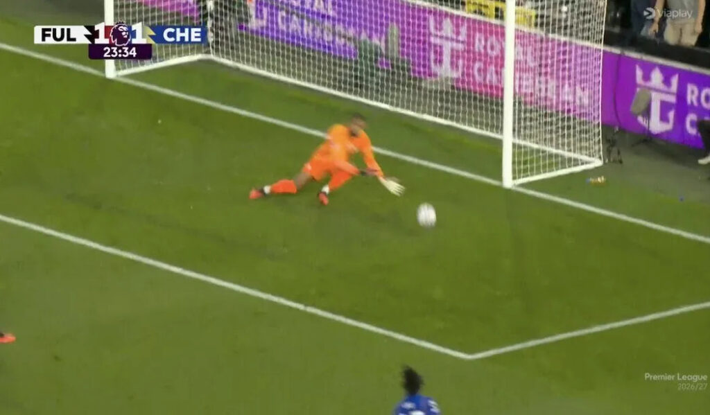 Robert Sanchez defies 97% stat with latest gaffe that costs Chelsea - Yahoo Sports Canada
