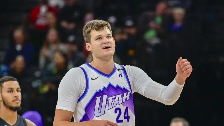 Lakers have massive problem with $50M three-time NBA champion despite trading for Walker Kessler - Yahoo Sports