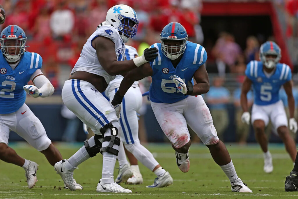 LSU, Lane Kiffin add second NFL player to roster in DT Zxavian Harris - Yahoo Sports UK