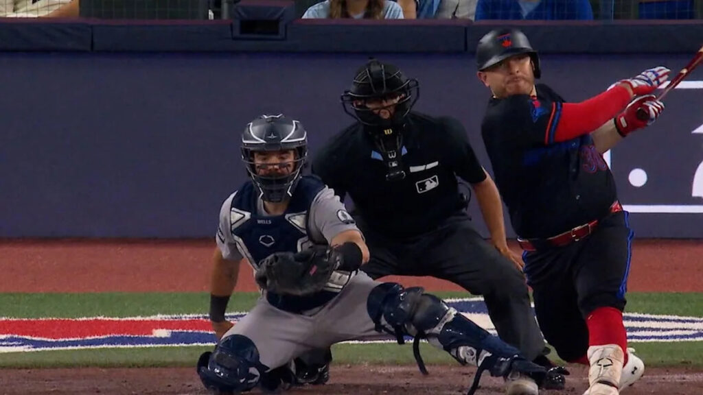 Alejandro Kirk's RBI double - Yahoo Sports