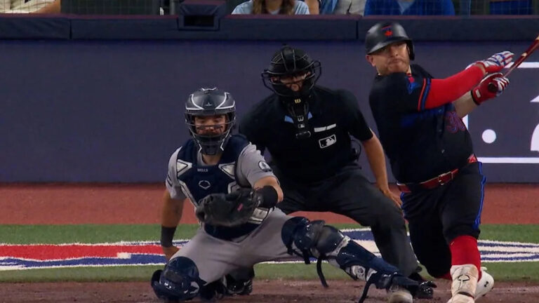 Alejandro Kirk's RBI double - Yahoo Sports