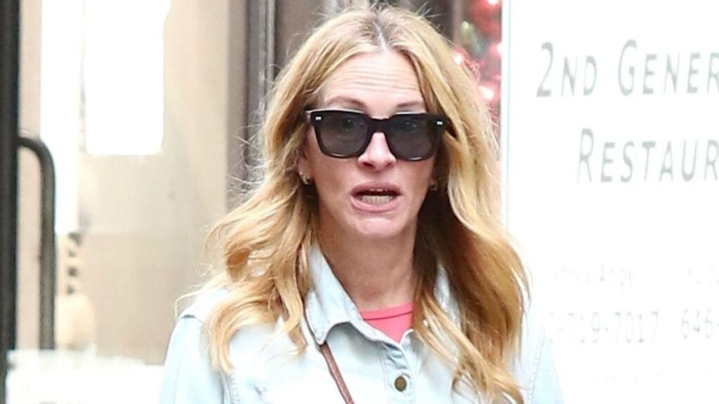 Julia Roberts just revived this forgotten Birkenstock style - Yahoo