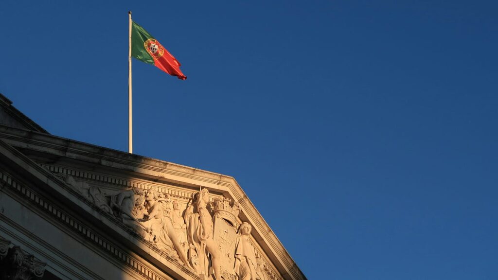 Economy Defies Storms and War - portugal decoded