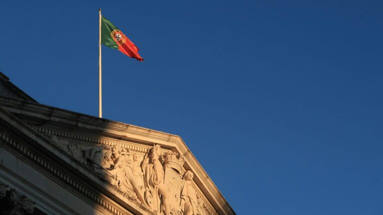 Economy Defies Storms and War - portugal decoded