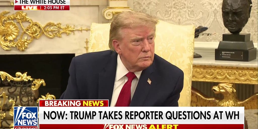 Trump tells 'fake news' CNN reporter to be quiet - Fox News