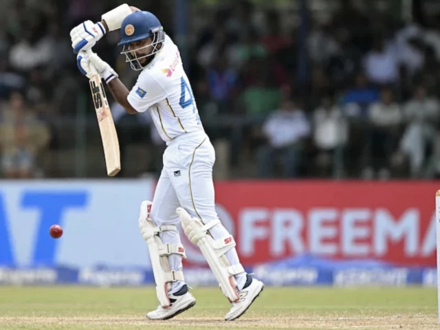 Sri Lanka rally against India to keep test alive - The Express Tribune