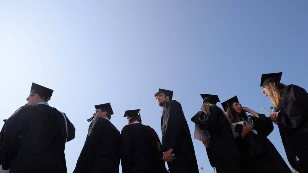 Families paying up to ₹90 lakh for their Gen Z kids to skip a year of college, go on trips | 'Students who took gap years scored higher' | Inshorts - Inshorts