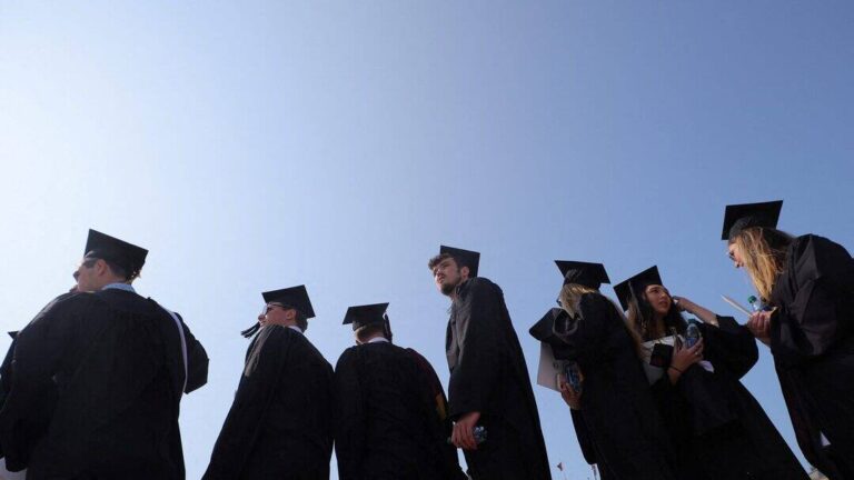 Families paying up to ₹90 lakh for their Gen Z kids to skip a year of college, go on trips | 'Students who took gap years scored higher' | Inshorts - Inshorts