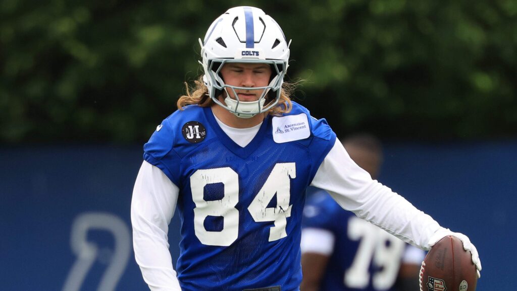 Colts’ Star Tight End Tyler Warren Leaves Practice With Worrisome Injury - heavy.com