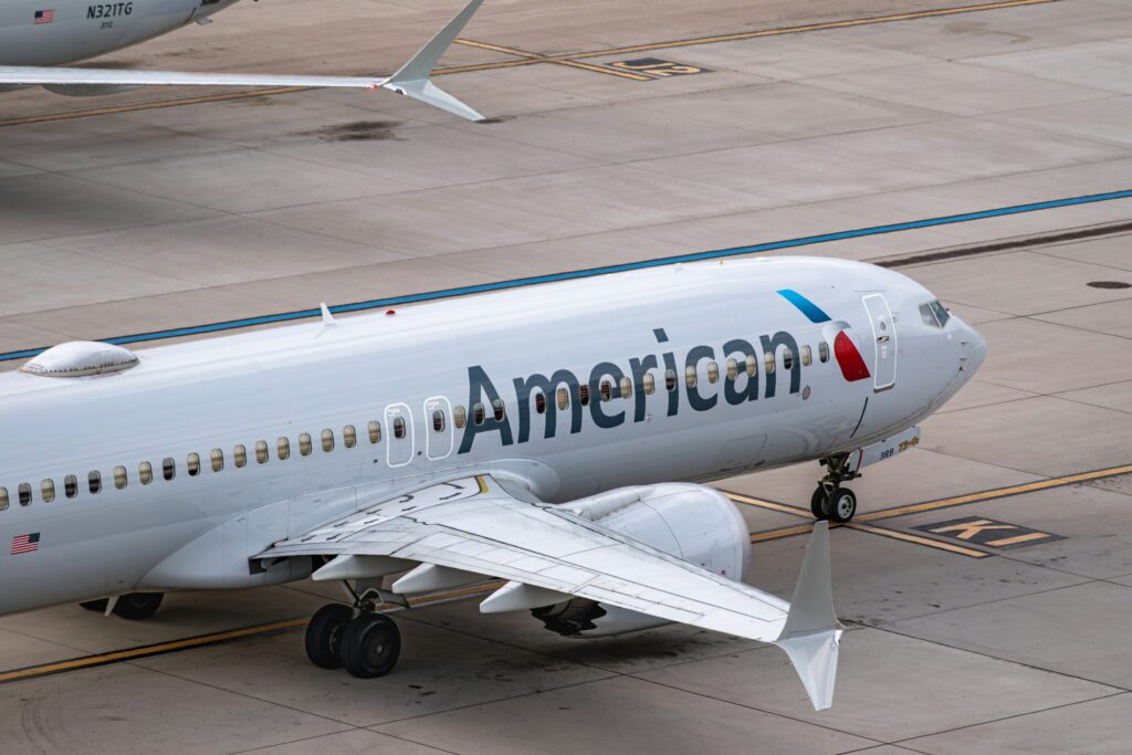 Laptop fire injures multiple passengers on American Airlines flight - Travel Tomorrow