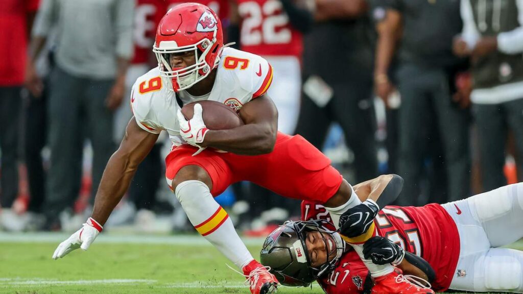 Chiefs Announce Decision on $43 Million RB Kenneth Walker After Bucs Game - heavy.com