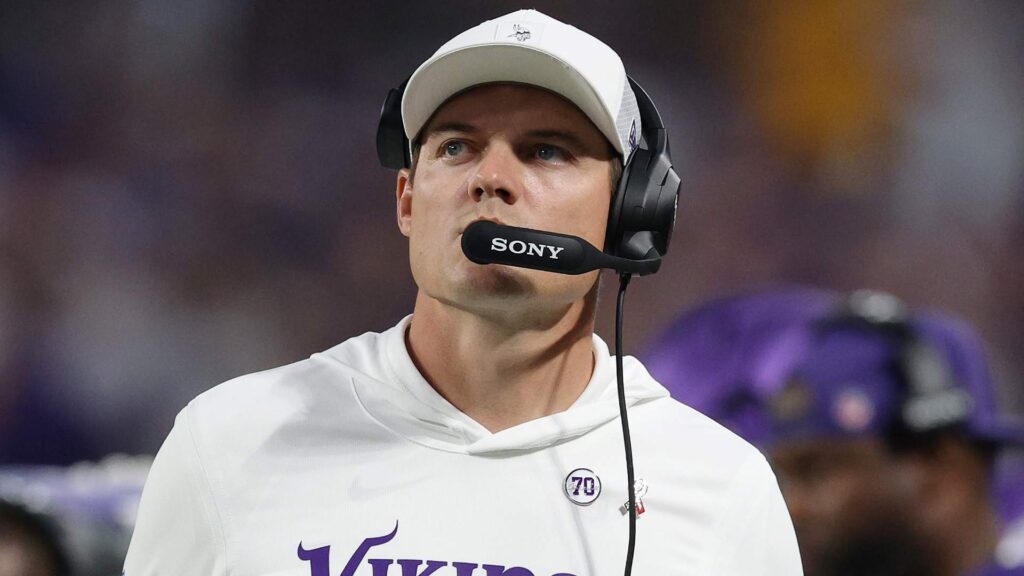 Vikings Get Brutal Injury Blow in Preseason Opener Against Giants - heavy.com