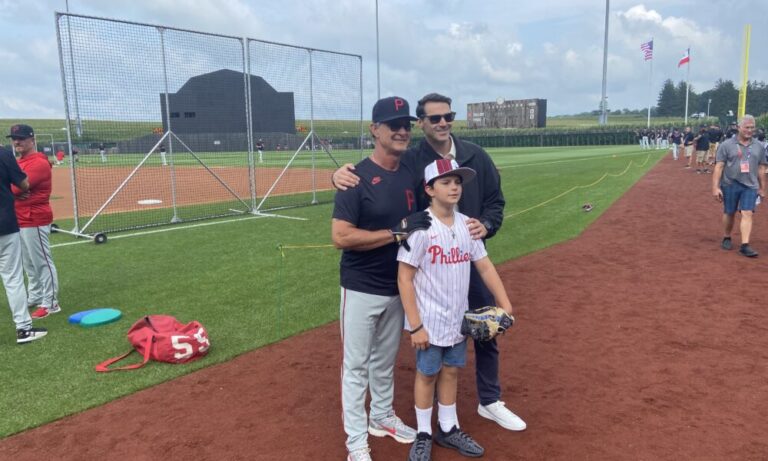 From early ‘catch’ memories to managing together, ‘Field of Dreams’ gives Phillies another chance to recognize fathers and sons - Phillies Nation