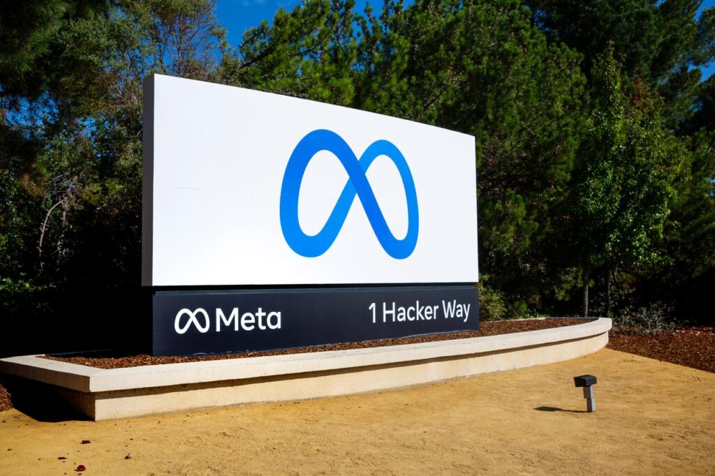 Meta shares jump after $16.7B settlement over child safety lawsuit - Türkiye Today