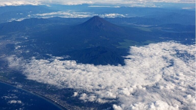 Made a rash decision: Japanese man apologises after leaving son on Mount Fuji - India Today