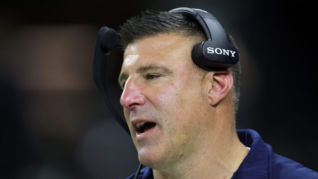 Patriots’ Mike Vrabel Faces Pressure After Future Hall of Famer Speaks Out on Russini - heavy.com