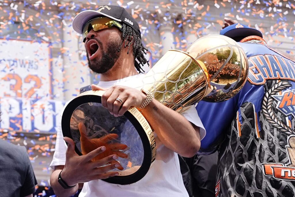Knicks Get Bold Repeat Prediction From Conference Rival’s Father - heavy.com