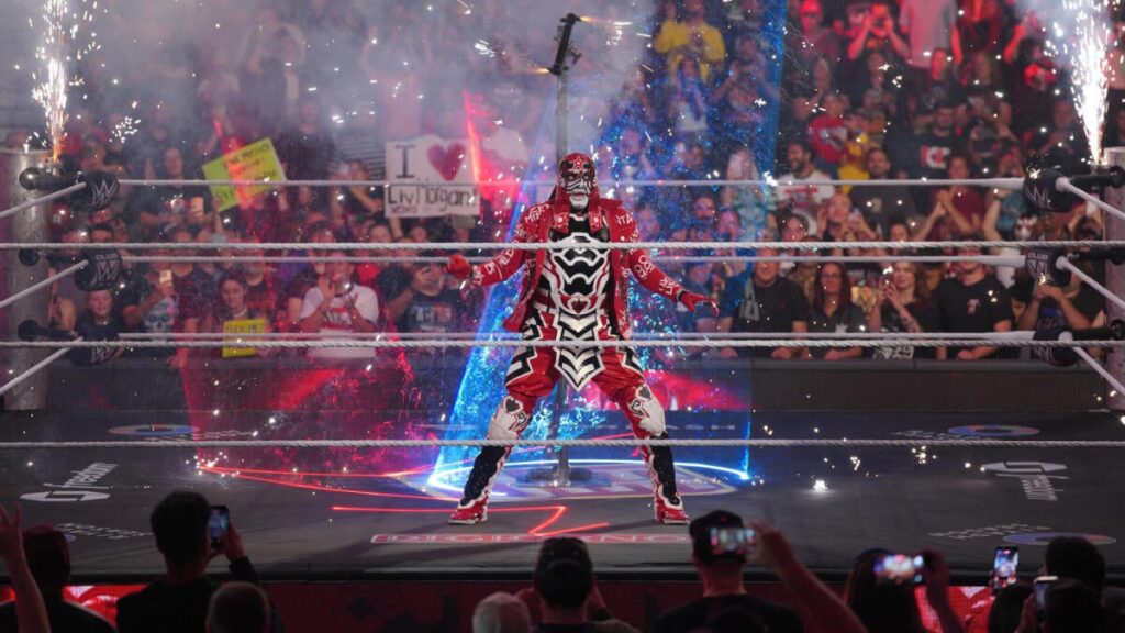 WWE Raw live updates, results, and grades for Aug. 31 as Penta and Rey Fenix battle for shot at Roman Reigns - CBS Sports