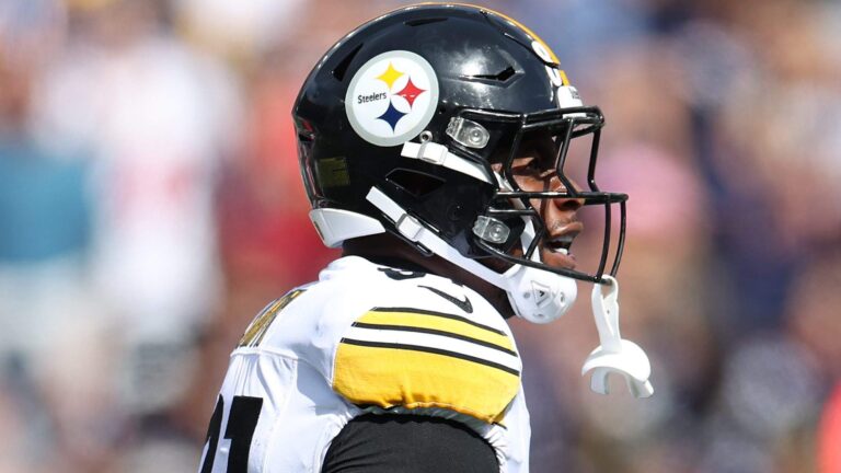 Former Steelers 3,529-Yard Playmaker Agrees to Deal With Packers: Report - heavy.com