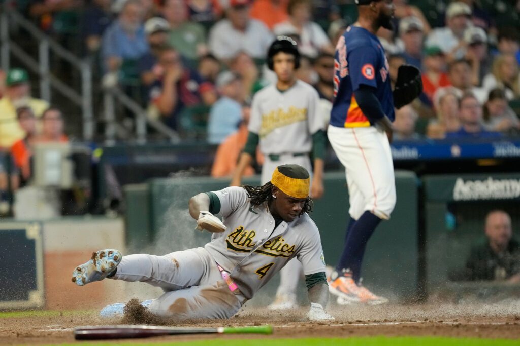 Muncy's solo homer caps off A's rally as Oakland beats Houston 7-6 - SFGATE