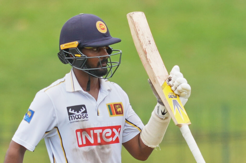 Prasidh Krishna takes 3-35 for India. Sri Lanka reaches 130-4 at lunch on Day 3 of 2nd cricket test - Times Union