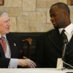 Jeff Fisher tells hilarious Bud Adams story in Netflix's Vince Young documentary - Houston Chronicle