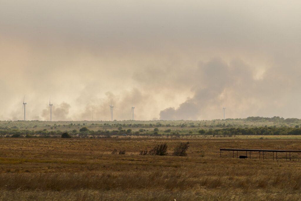 Ross fire reaches 80,000 acres after damaging historic Scout camp - Dallas News