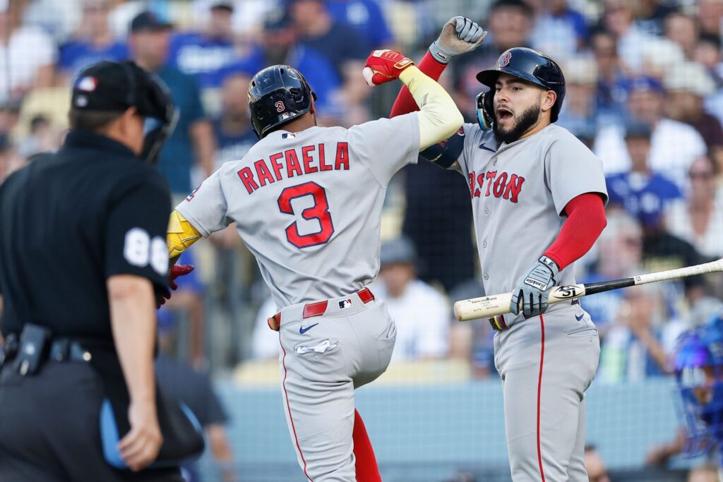 Rafaela hits 2 homers as streaking Red Sox take lead in 8th and edge Yamamoto and Dodgers 3-2 - News-Times