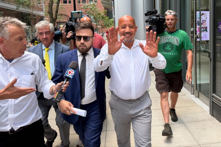 Massachusetts mayor accused of using a pandemic loan to fund election campaign and pay his taxes - Midland Reporter-Telegram