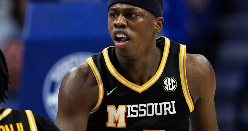 SEC announces ban for former pros: Does this make Mark Mitchell ineligible? - A Sea Of Blue