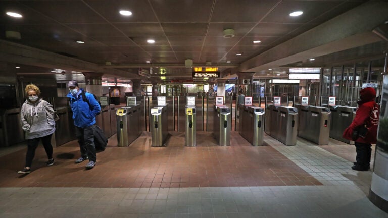 Man killed in stabbing inside South Station during rush hour, officials say - Boston.com