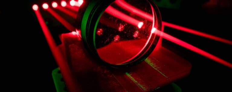 Applied Optoelectronics Sinks 12% on $600M Equity Offering, Lumentum and Coherent Drop 5% - 24/7 Wall St.