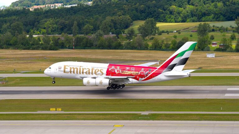 Emirates Recycles Airbus A380 & Boeing 777 Parts In 8-Foot Arsenal FC Badge Sculpture - Simple Flying