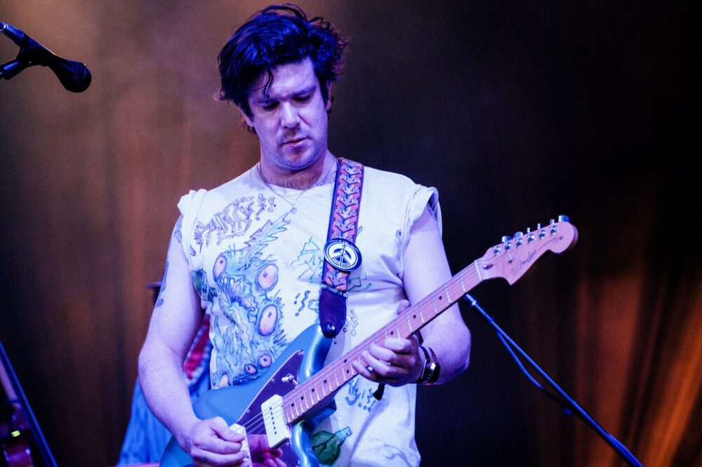 Modest Mouse cut guitarist Simon O'Connor from tour as teen fan accuses him of inappropriate online messages - Female First