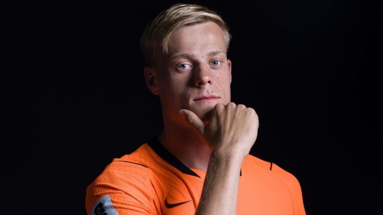 Jan Paul van Hecke to Tottenham Hotspur: Why defender holds the key to Roberto De Zerbi's style of play at Spurs - Sky Sports