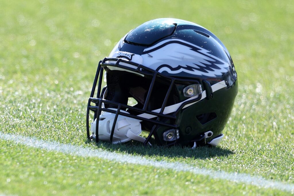 Eagles’ Running Back Gets Carted Off After Scary Injury Against Patriots - heavy.com