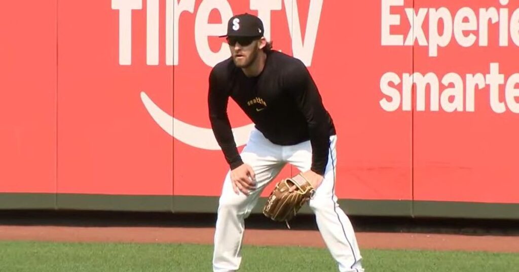 Seattle Mariners overhaul roster as Taylor Ward, Seranthony Domínguez join team - FOX 13 Seattle