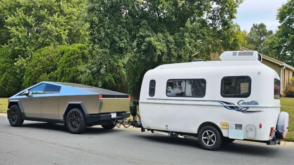 Tesla Cybertruck Owner Trying to Tow an Old Trailer Says The Cybertruck’s Electronics Couldn’t Handle The Power Demand From The 36 Incandescent Light Bulbs On The Trailer – He Adds, “The Old Light Bulbs Draw 10 Amps” - Torque News