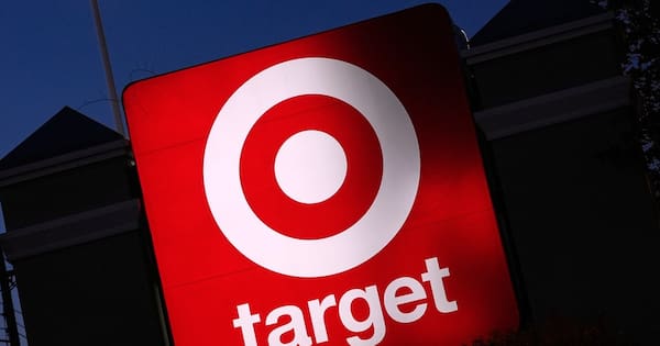 US retailer faces backlash for stocking 'racist' Halloween costume - 1News