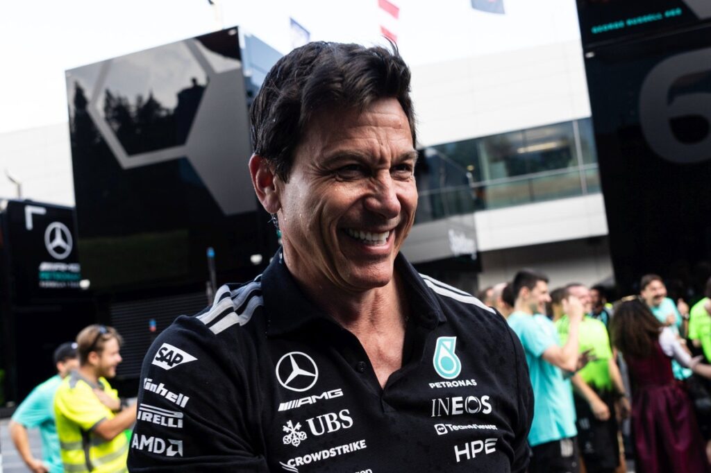 Wolff jokes about Verstappen's Red Bull deal: - Autosport