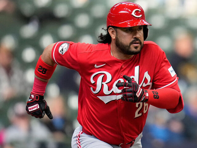 Report: Reds make Suárez, Friedl available on waivers - theScore