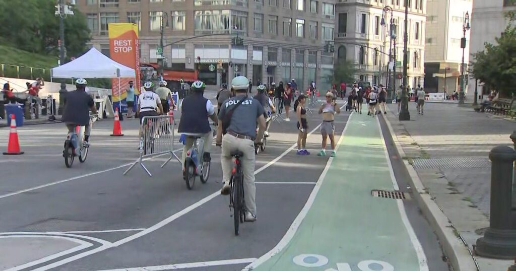 Manhattan roads close for NYC Summer Streets for 2nd weekend - CBS News